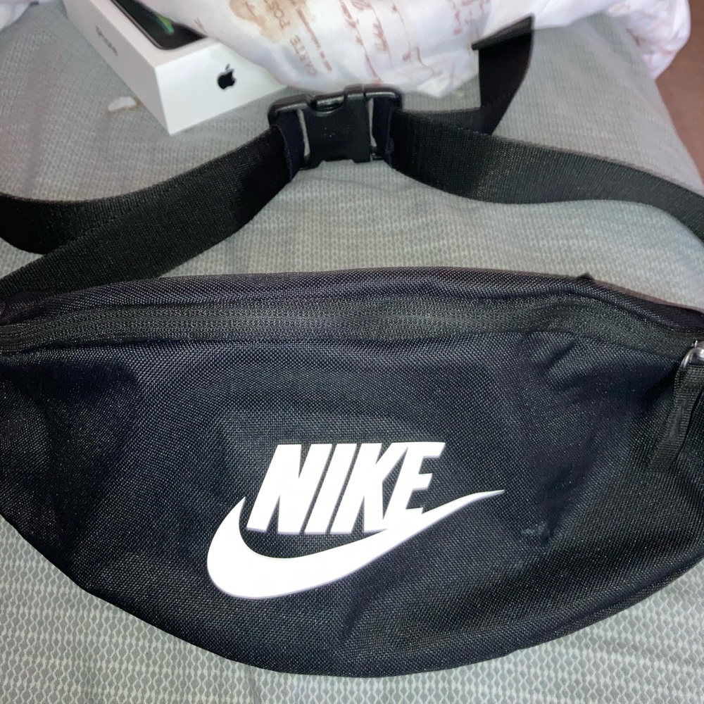 Nike fanipack